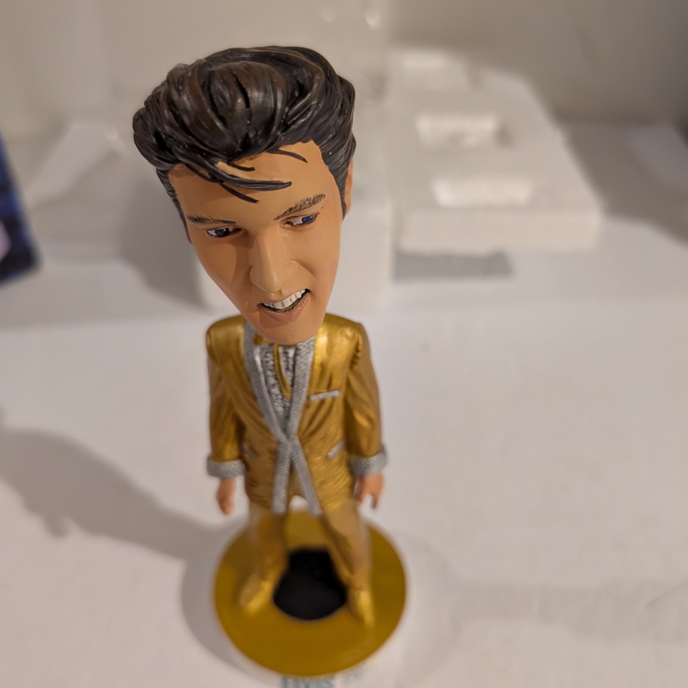 Neca Elvis 1957 Year In Gold Head Knockers